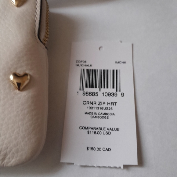 New Coach Wristlet With Gold Tone Heart Rivets New With Tags - Picture 2 of 10